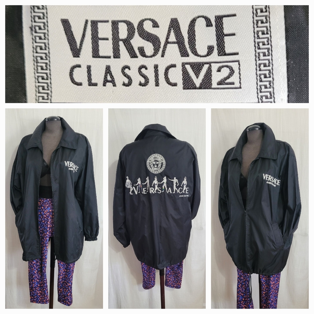 Versace Logo Coach Jacket 🤩 HOST PICK🤩